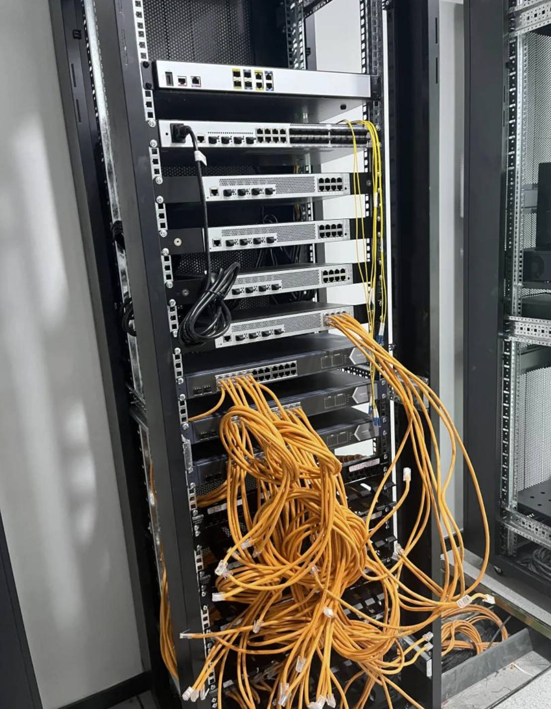 不畏酷暑，用心服务